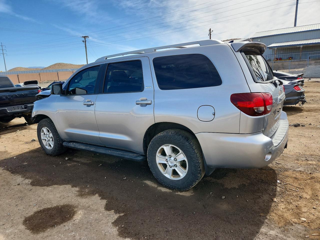 2018 TOYOTA SEQUOIA SR5 photo 4