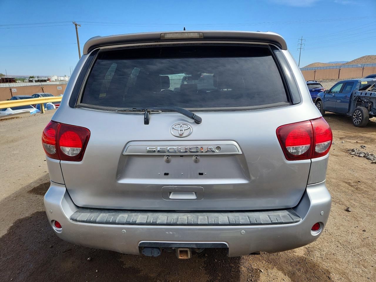 2018 TOYOTA SEQUOIA SR5 photo 16