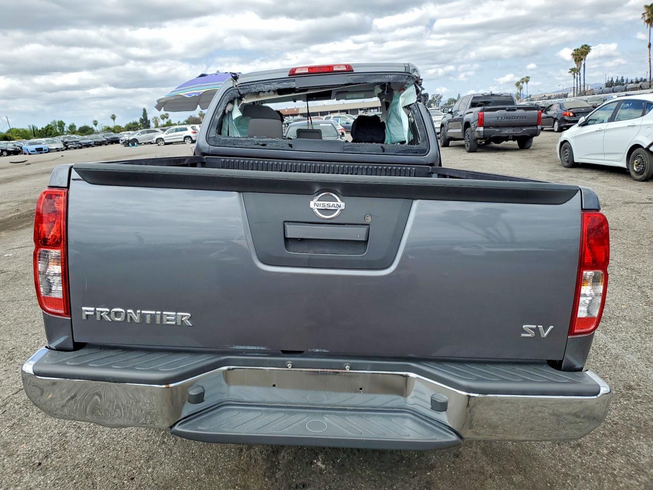 2018 NISSAN FRONTIER SV photo 11