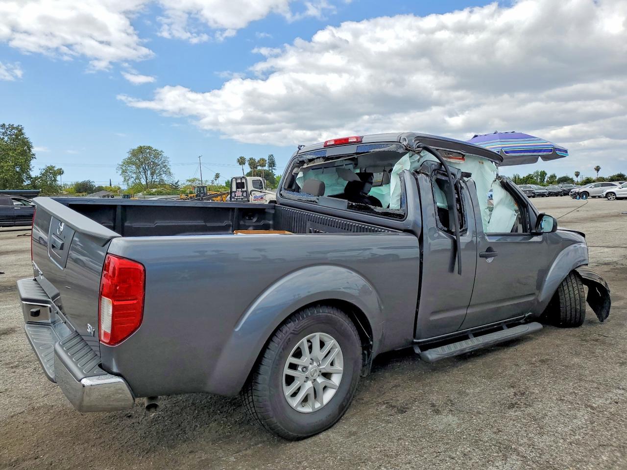 2018 NISSAN FRONTIER SV photo 5