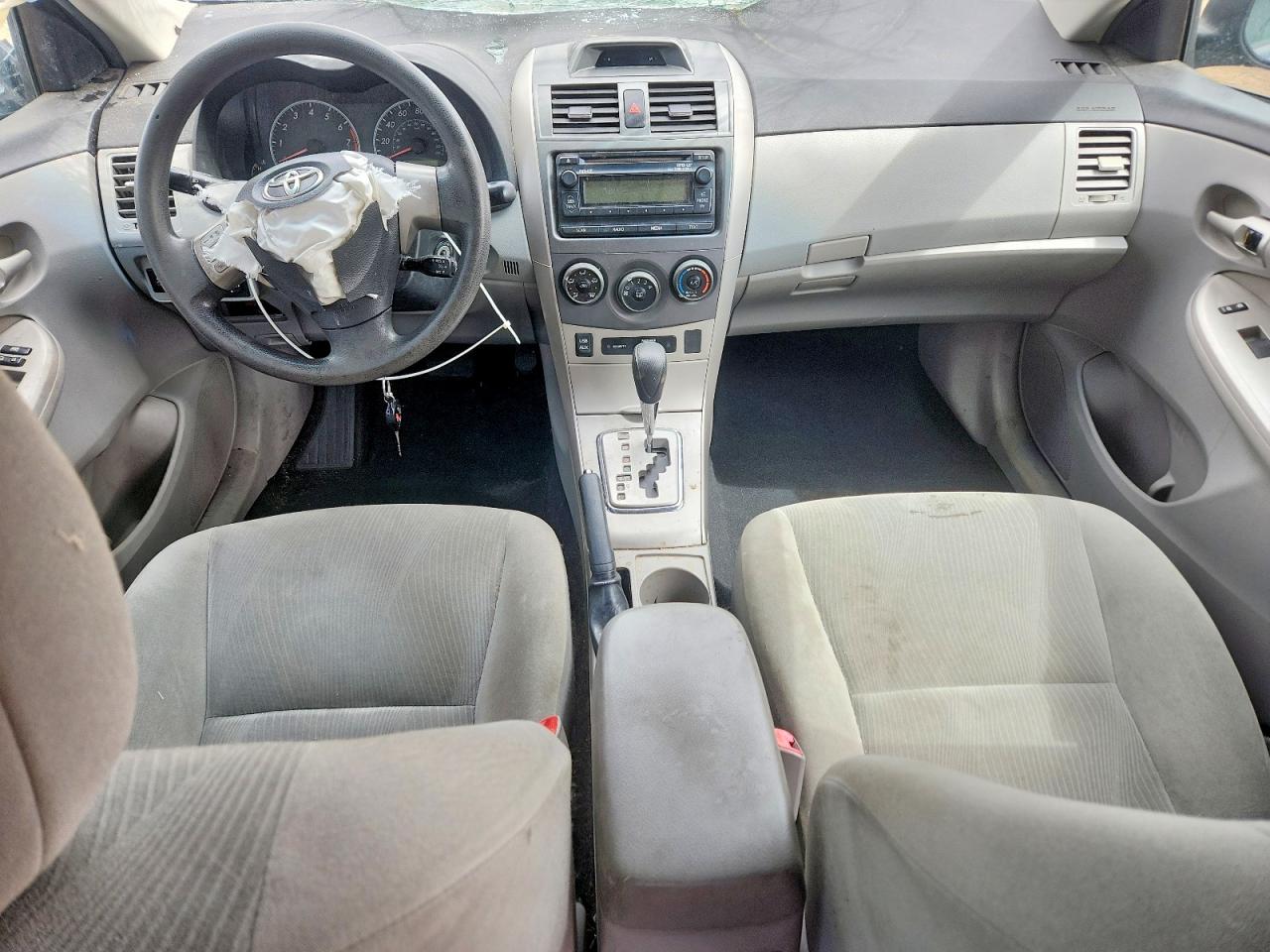 2012 TOYOTA COROLLA LE photo 22