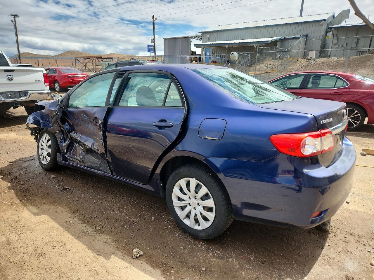 2012 TOYOTA COROLLA LE photo 4