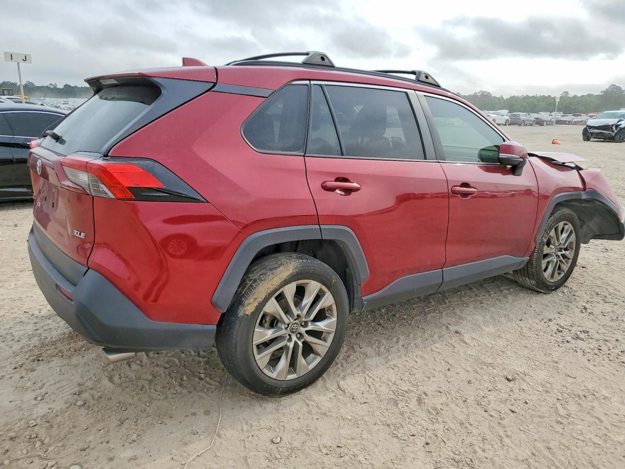 2019 TOYOTA RAV4 XLE PREMIUM photo 5