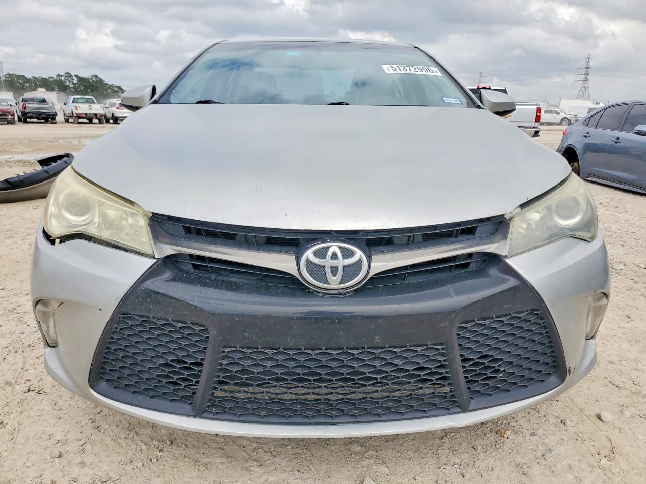 2017 TOYOTA CAMRY SE photo 5