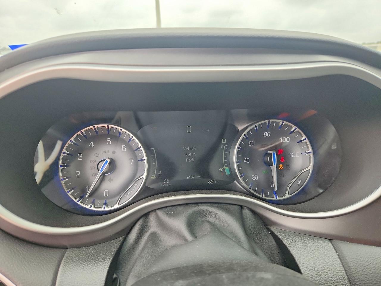 2026 CHRYSLER PACIFICA SELECT photo 17