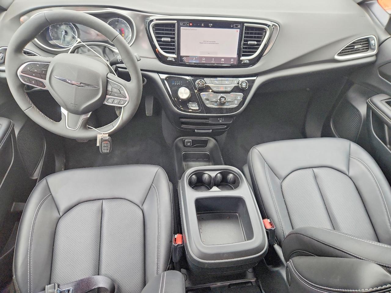 2026 CHRYSLER PACIFICA SELECT photo 15