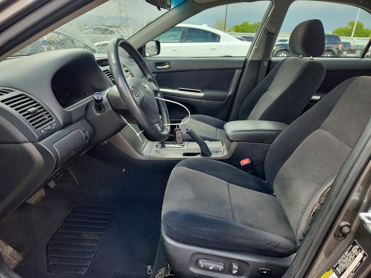 2005 TOYOTA CAMRY SE photo 19