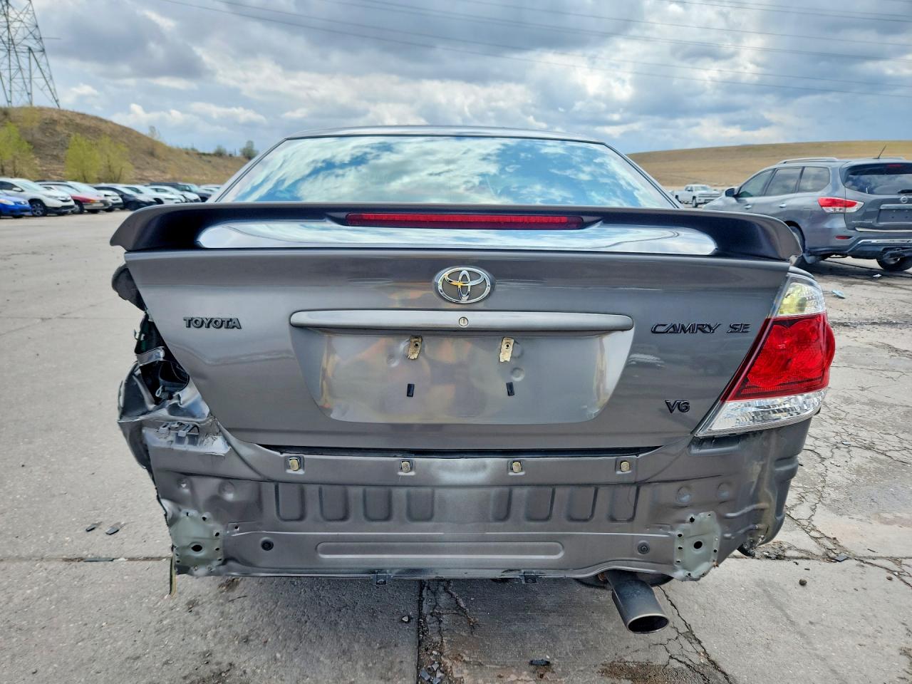 2005 TOYOTA CAMRY SE photo 16
