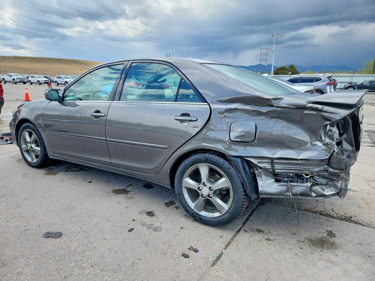 2005 TOYOTA CAMRY SE photo 4