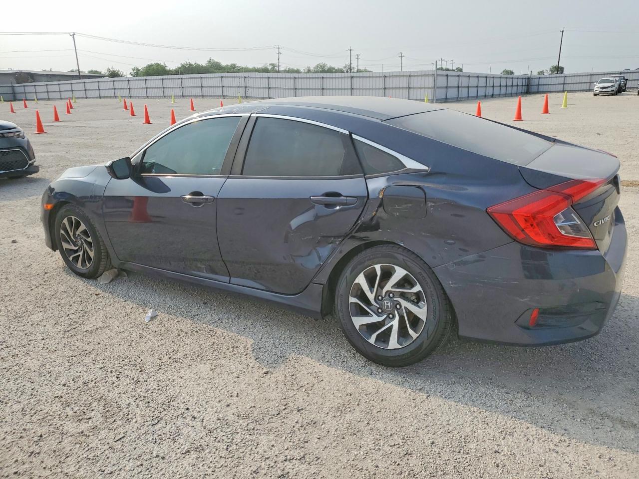 2016 HONDA CIVIC EX photo 4