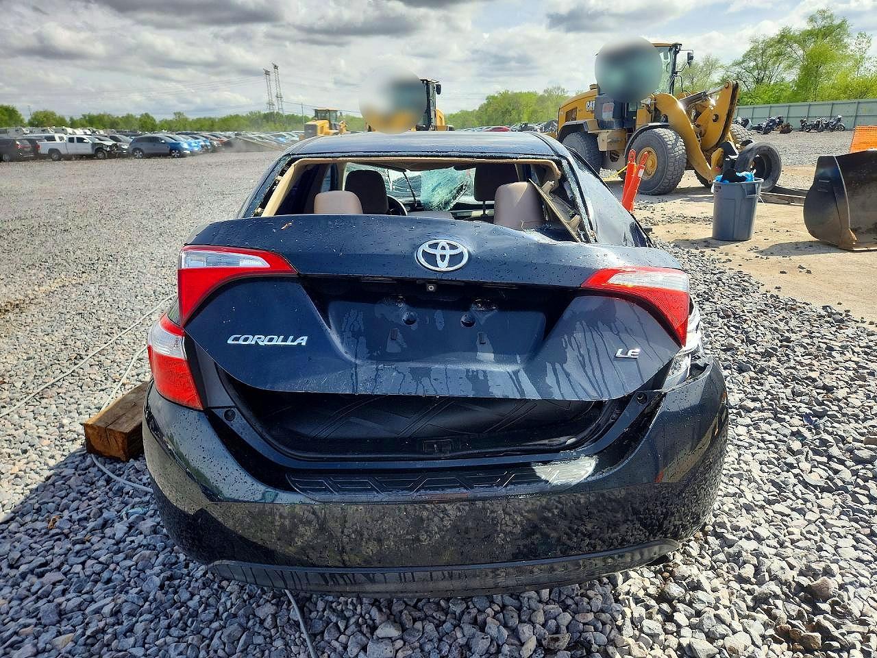 2015 TOYOTA COROLLA LE photo 16