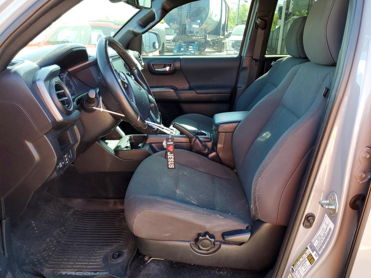 2019 TOYOTA TACOMA SR5 V6 photo 19