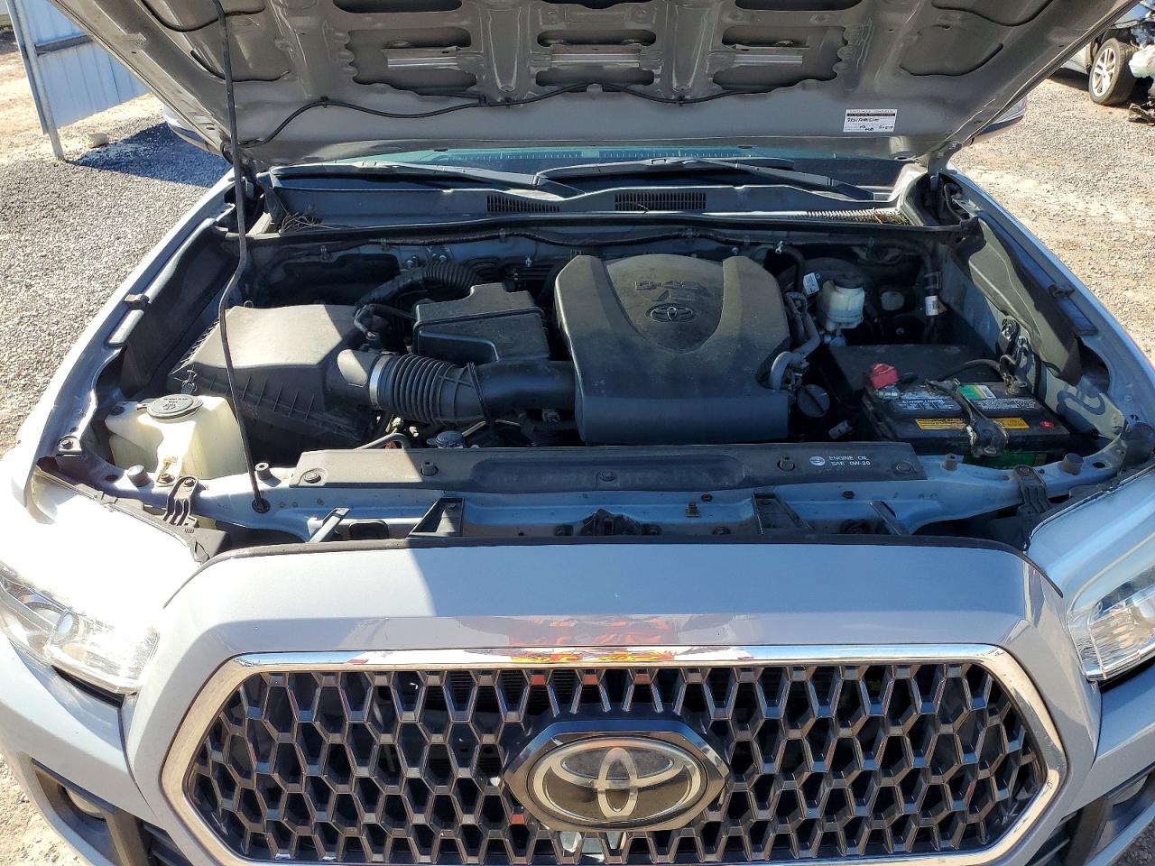 2019 TOYOTA TACOMA SR5 V6 photo 31