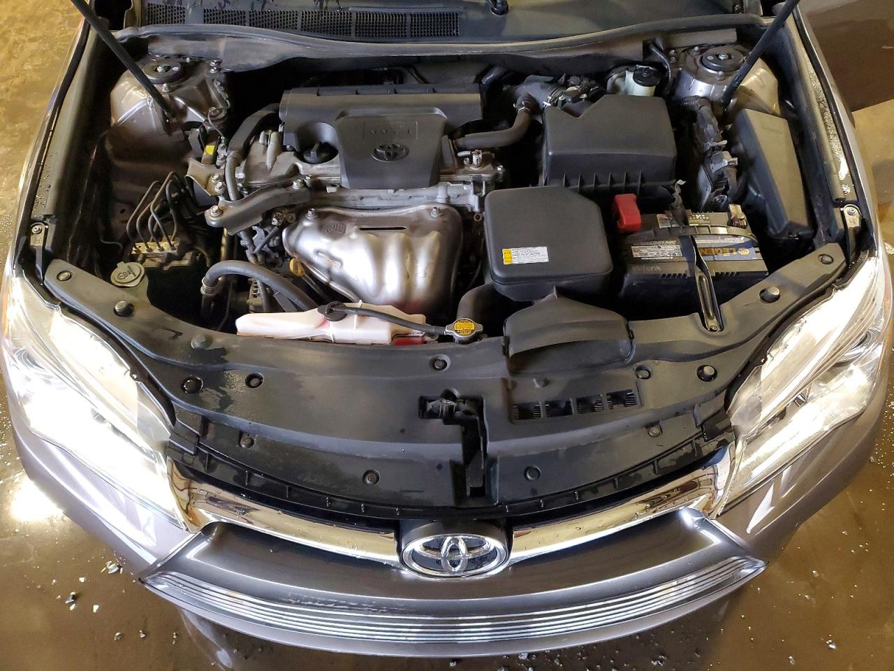 2015 TOYOTA CAMRY XLE photo 31