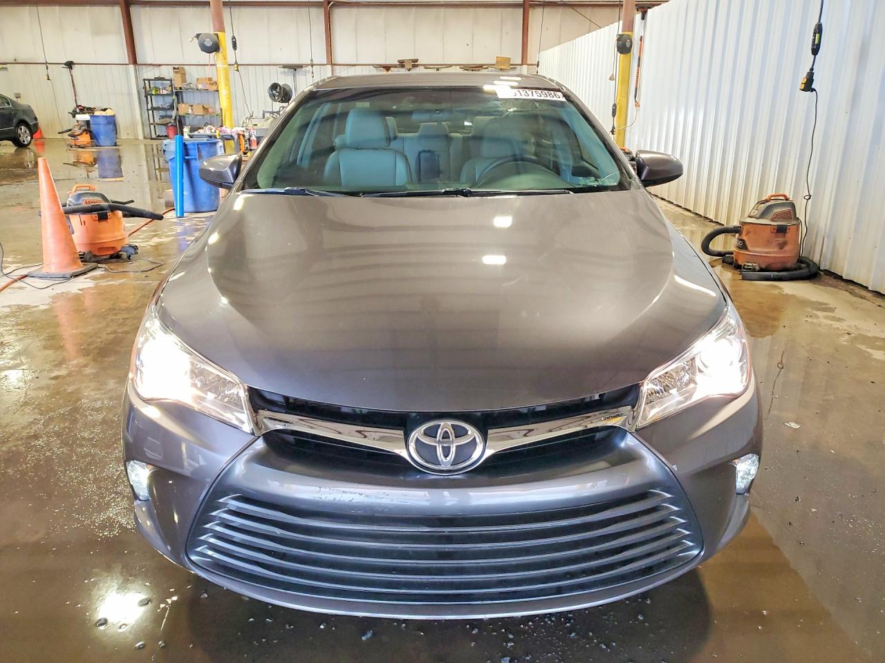 2015 TOYOTA CAMRY XLE photo 13