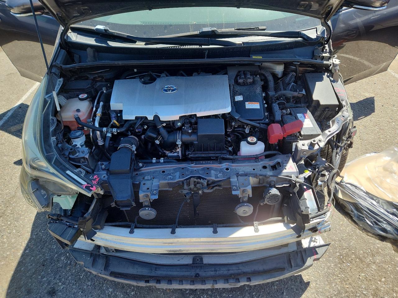 2018 TOYOTA PRIUS TWO photo 21