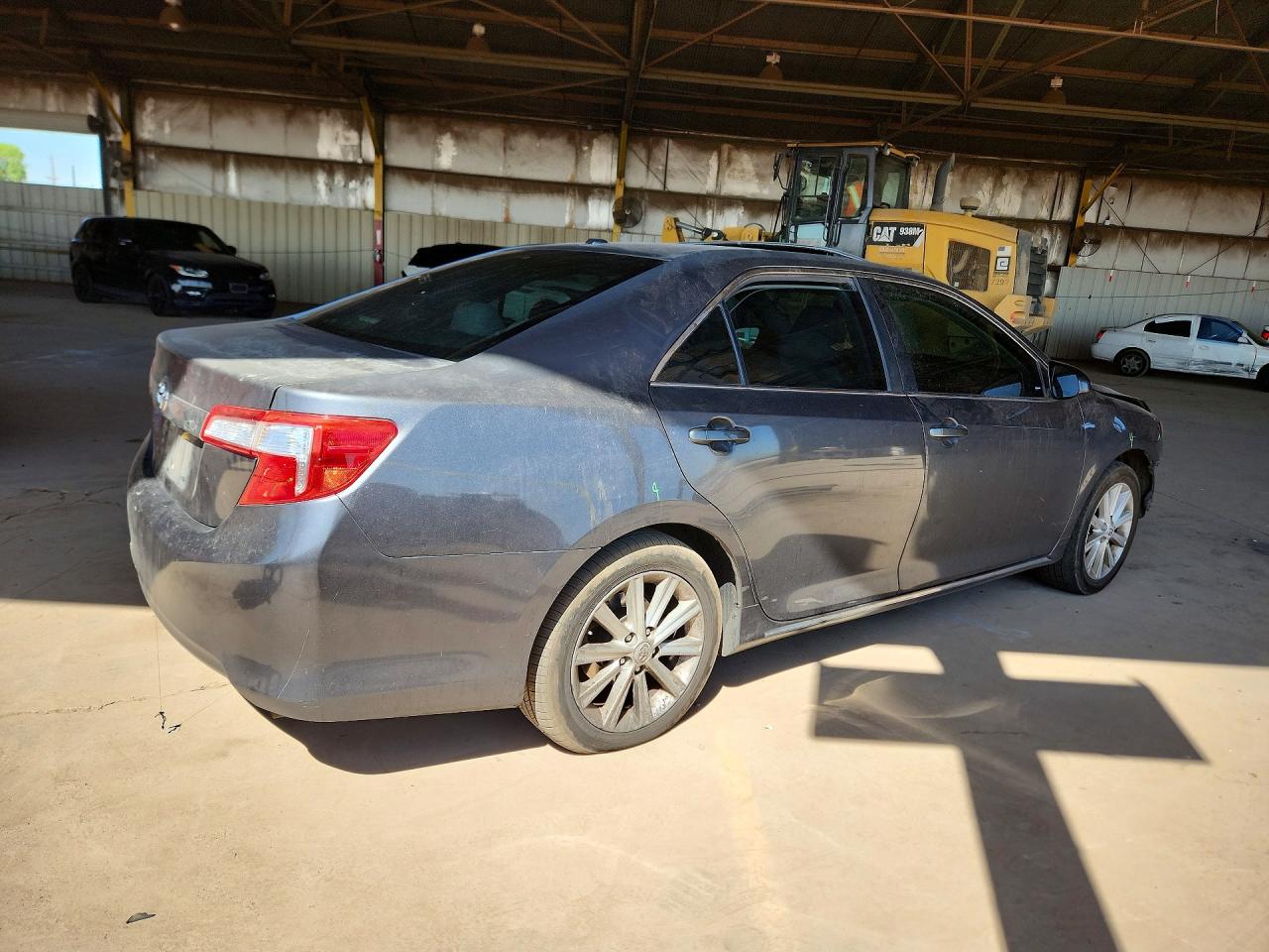 2012 TOYOTA CAMRY XLE photo 3