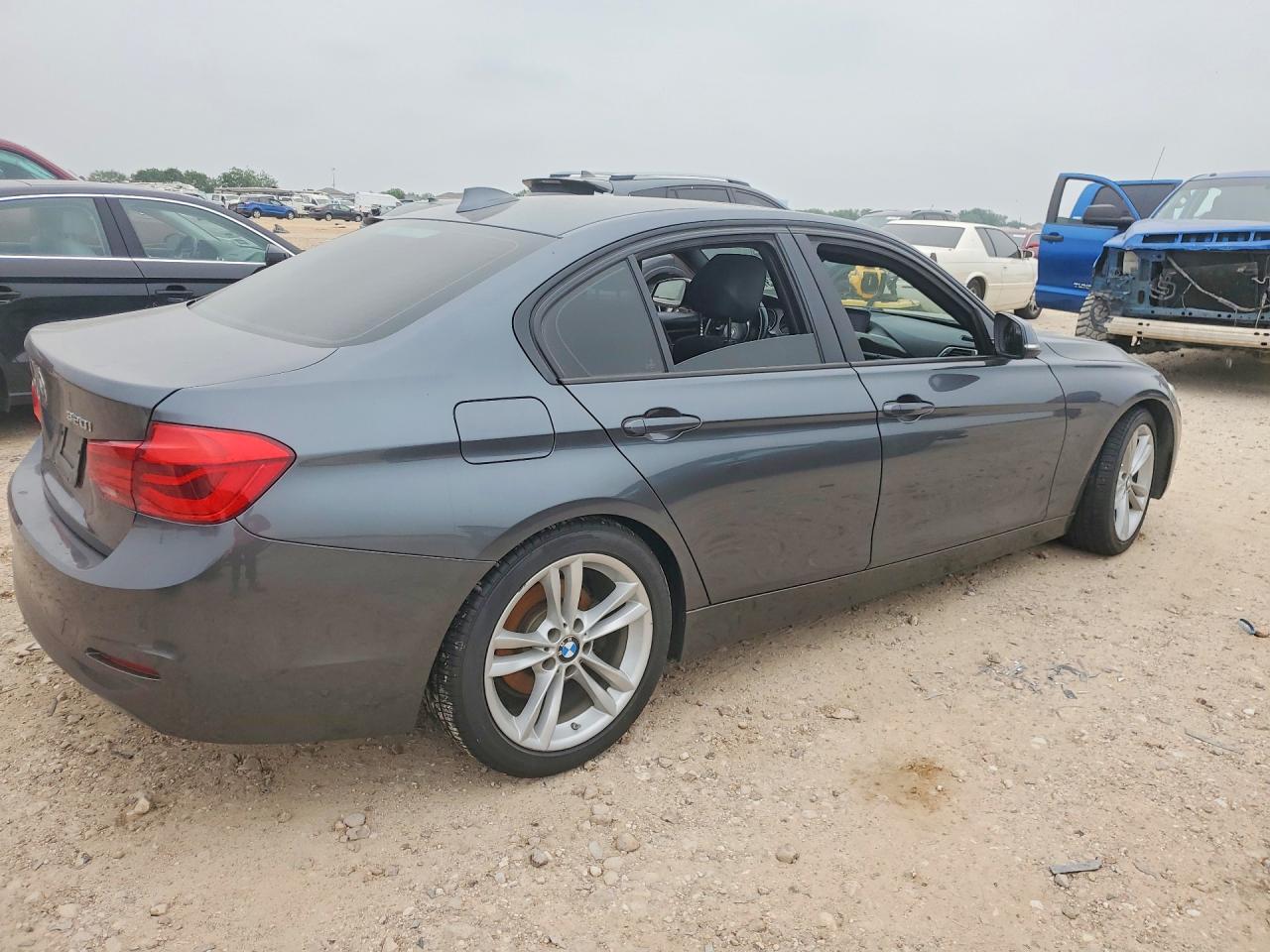 2017 BMW 320 I photo 3