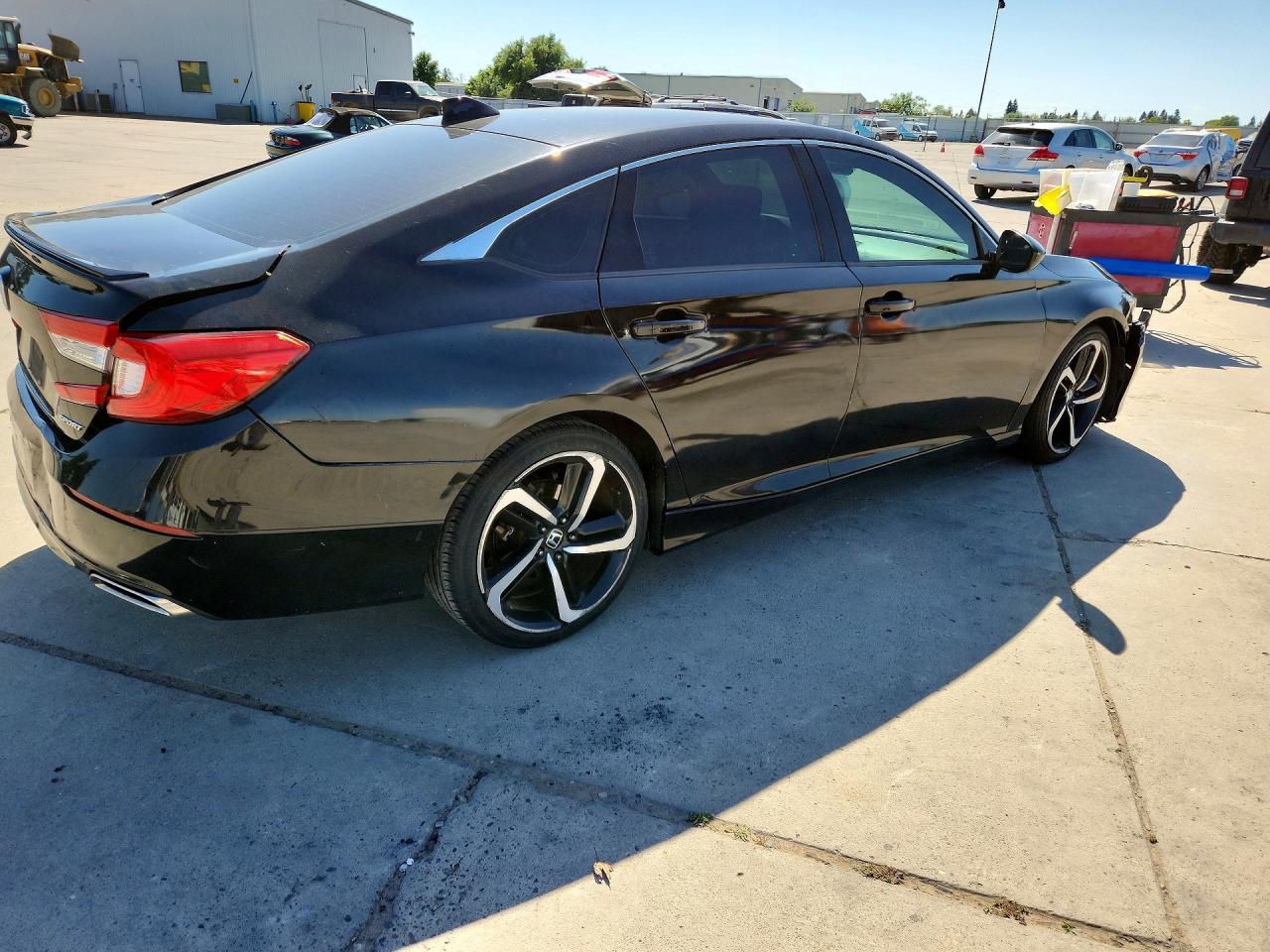 2018 HONDA ACCORD SPORT photo 5