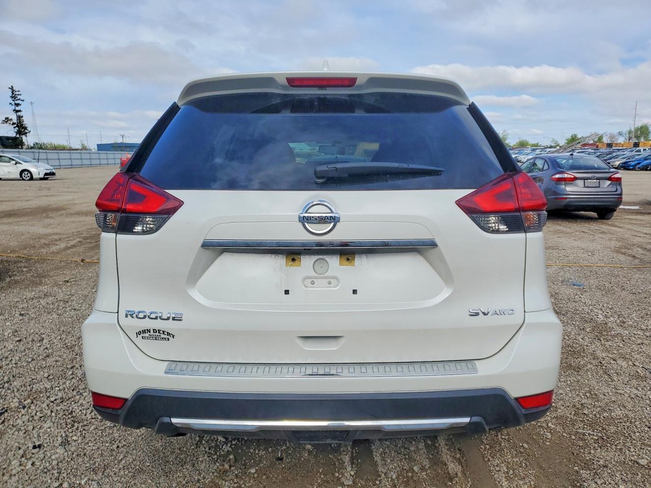 2018 NISSAN ROGUE SV photo 16