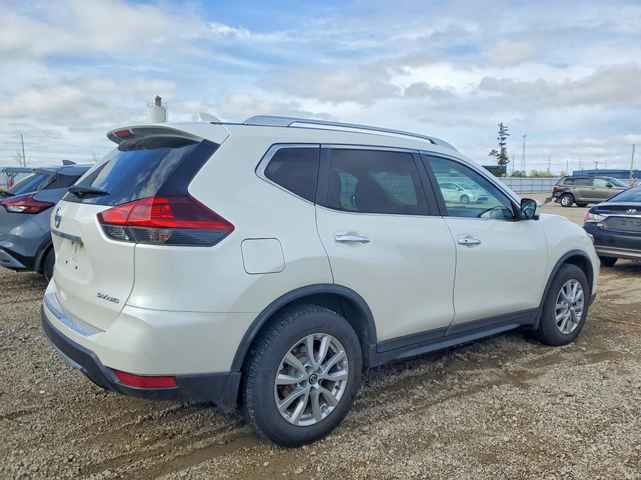2018 NISSAN ROGUE SV photo 7