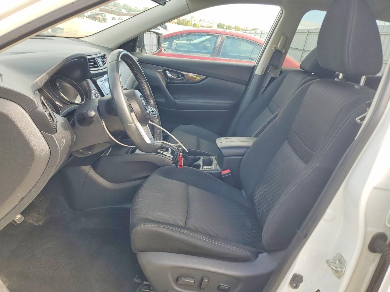 2018 NISSAN ROGUE SV photo 19