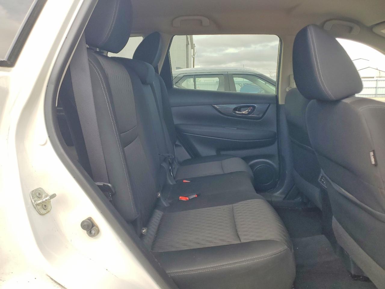2018 NISSAN ROGUE SV photo 31