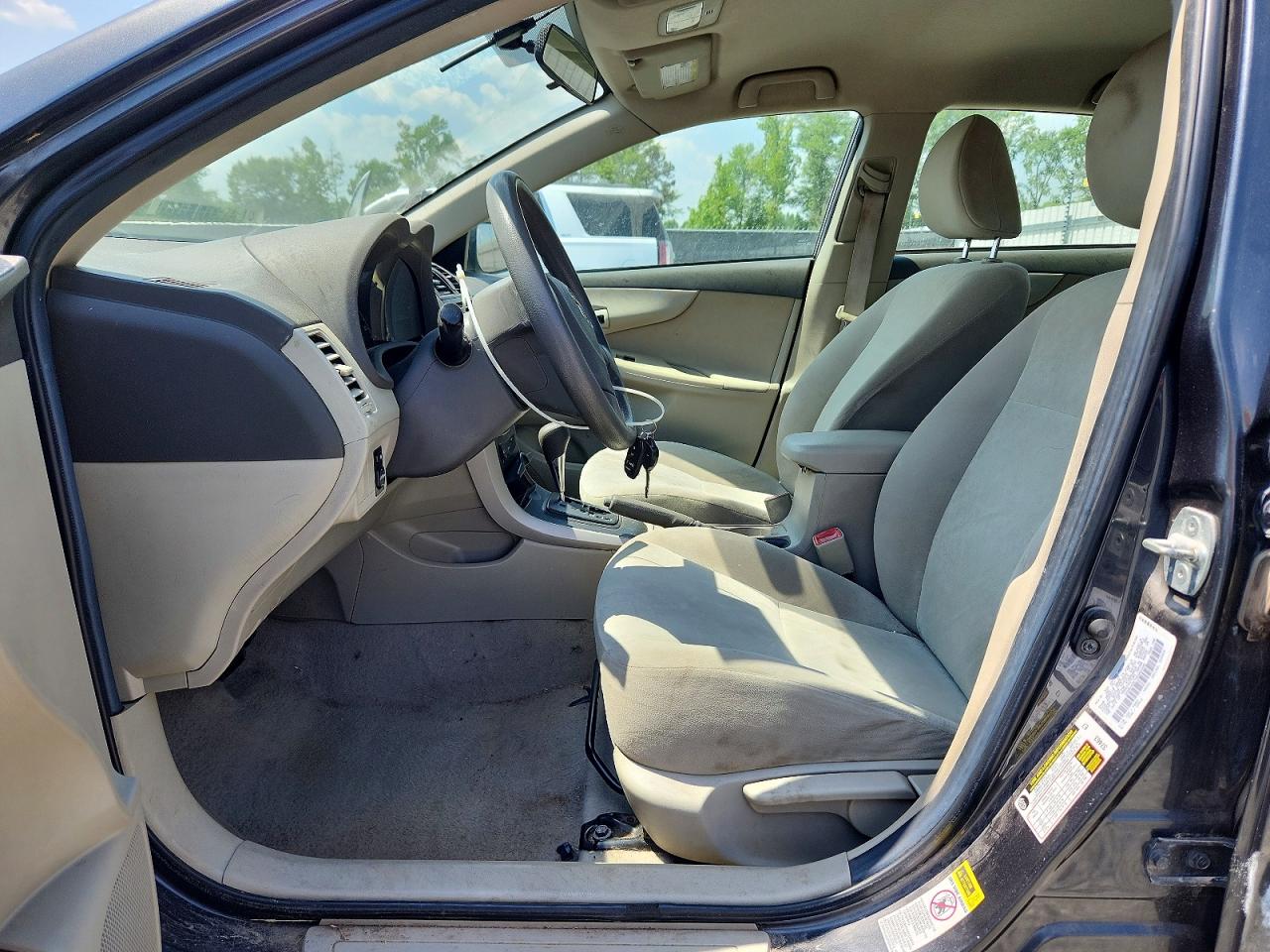 2009 TOYOTA COROLLA LE photo 13