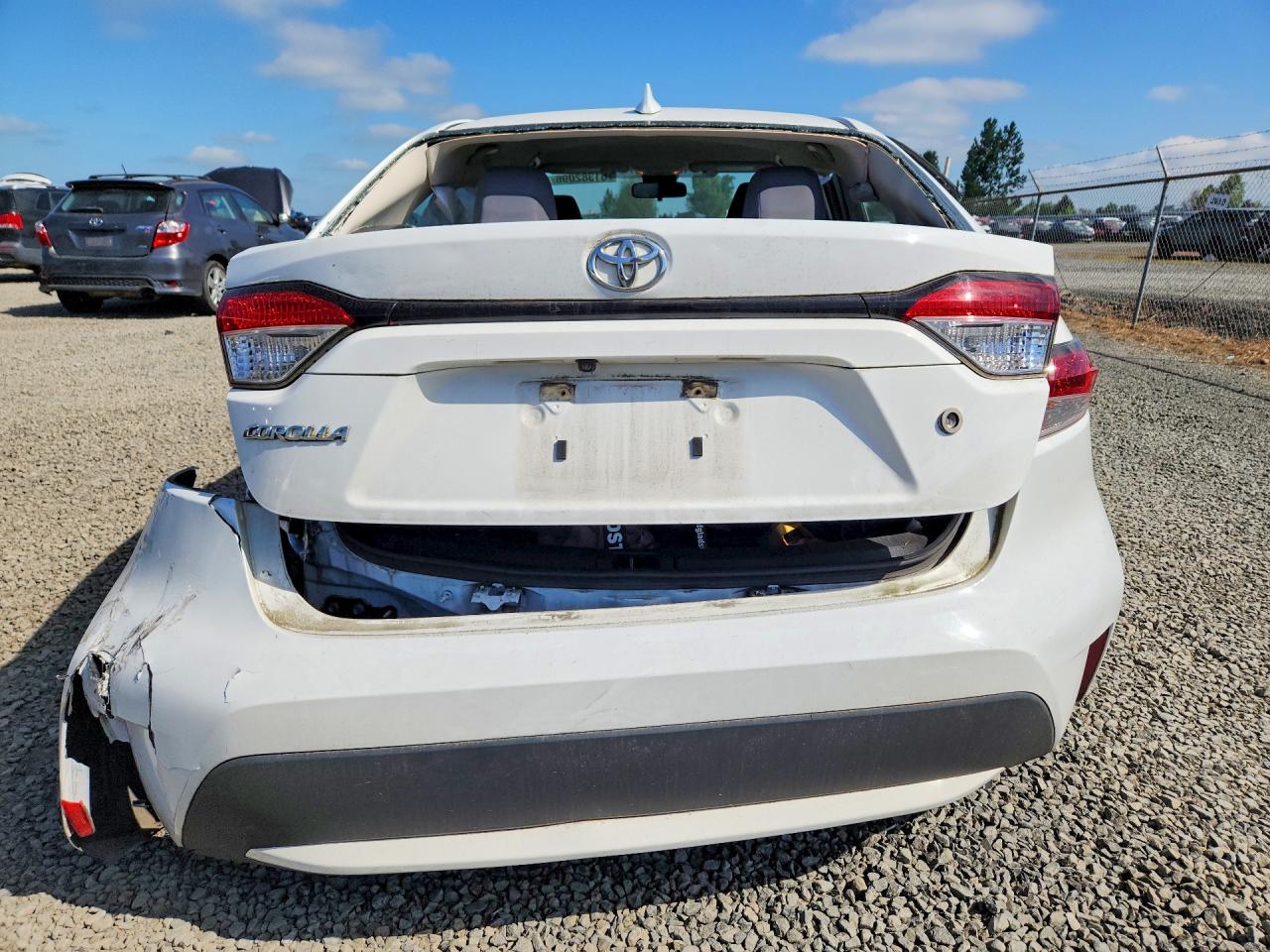 2020 TOYOTA COROLLA L photo 16