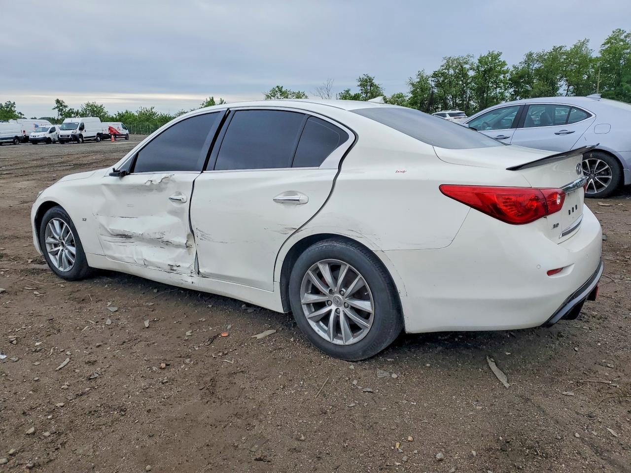 2015 INFINITI Q50 PREMIUM photo 2