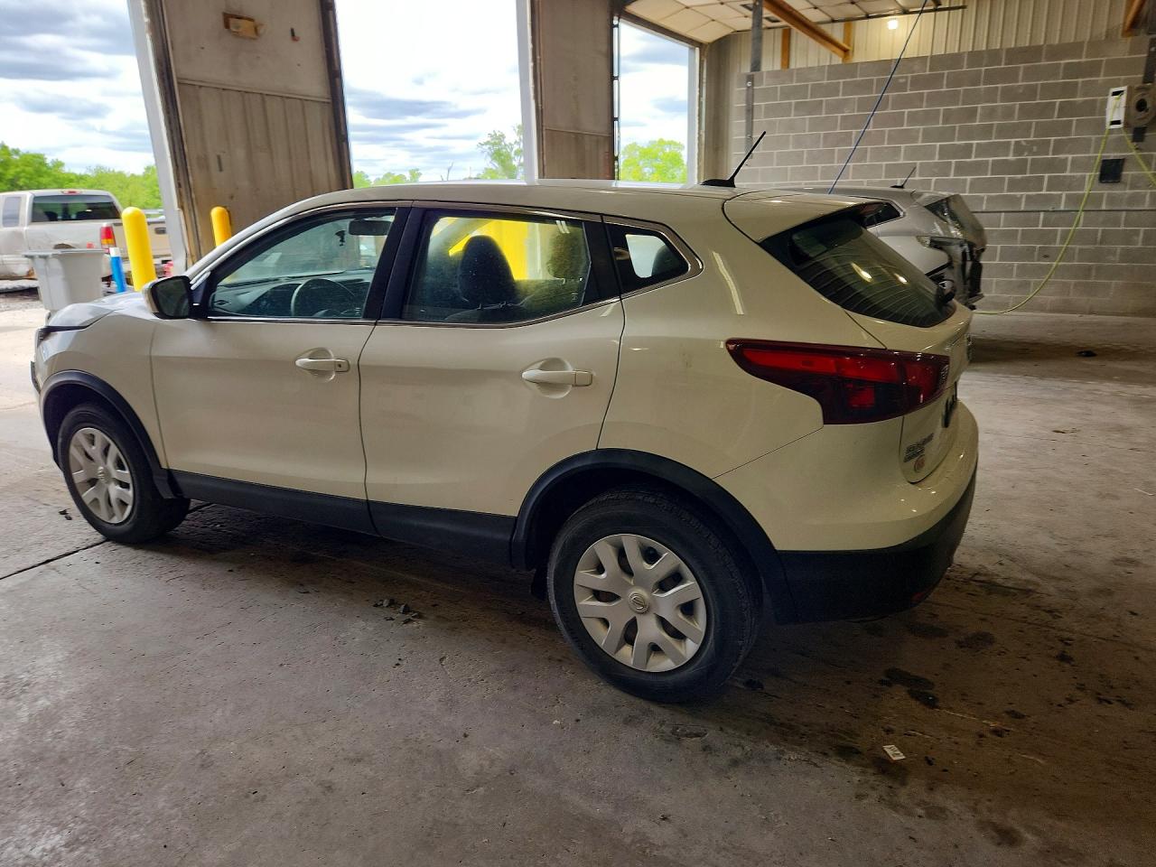 2019 NISSAN ROGUE SPORT S photo 3