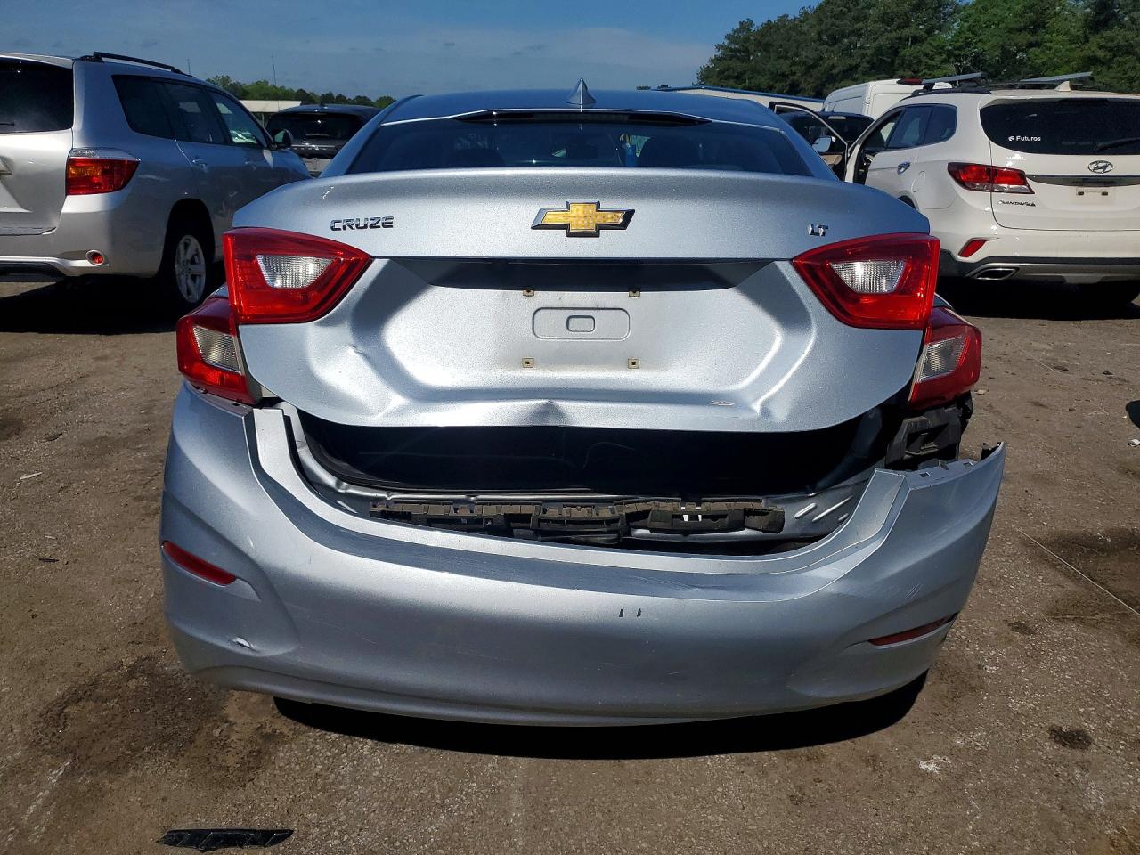 2017 CHEVROLET CRUZE LT photo 11