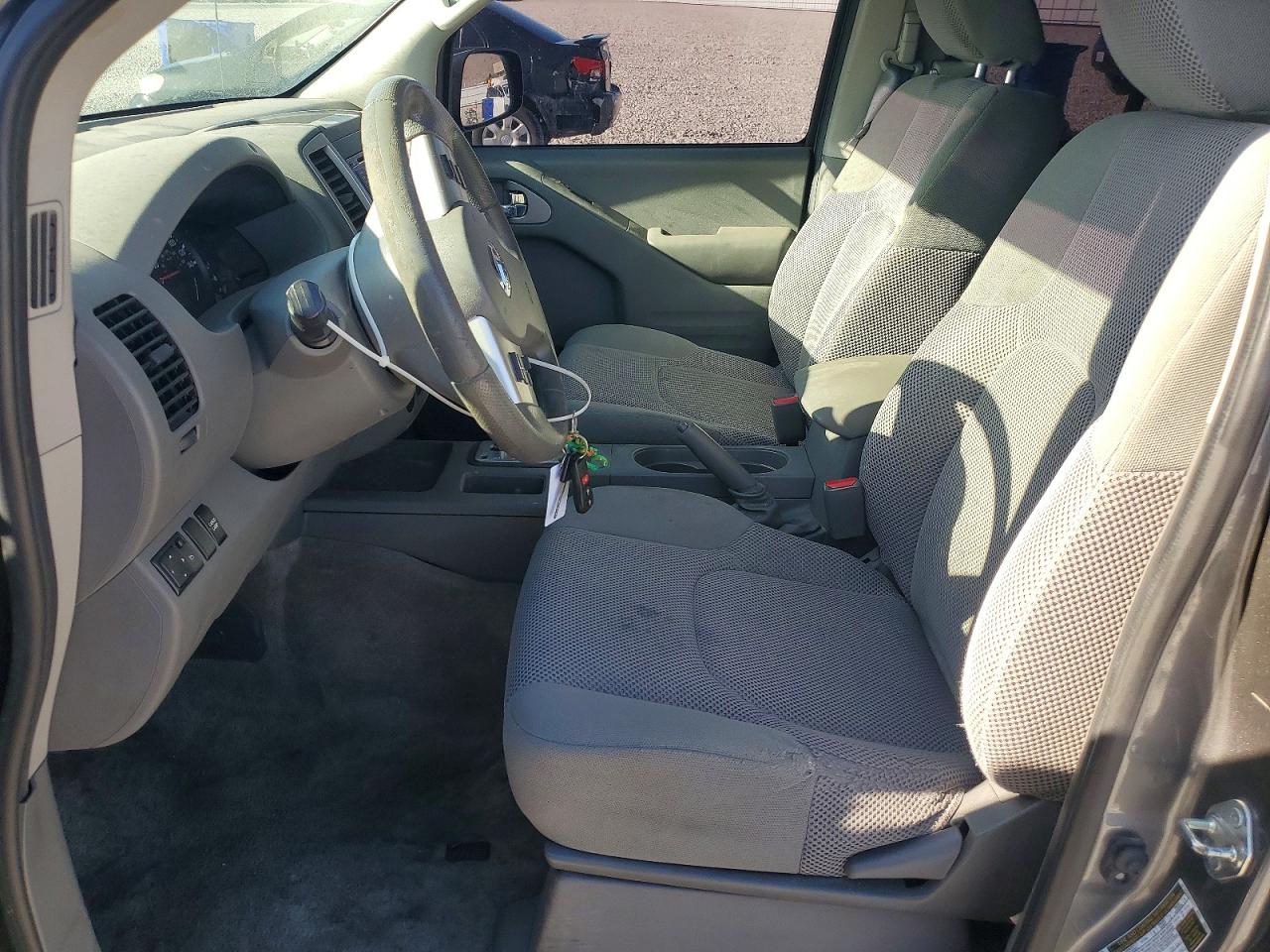 2017 NISSAN FRONTIER SV photo 13