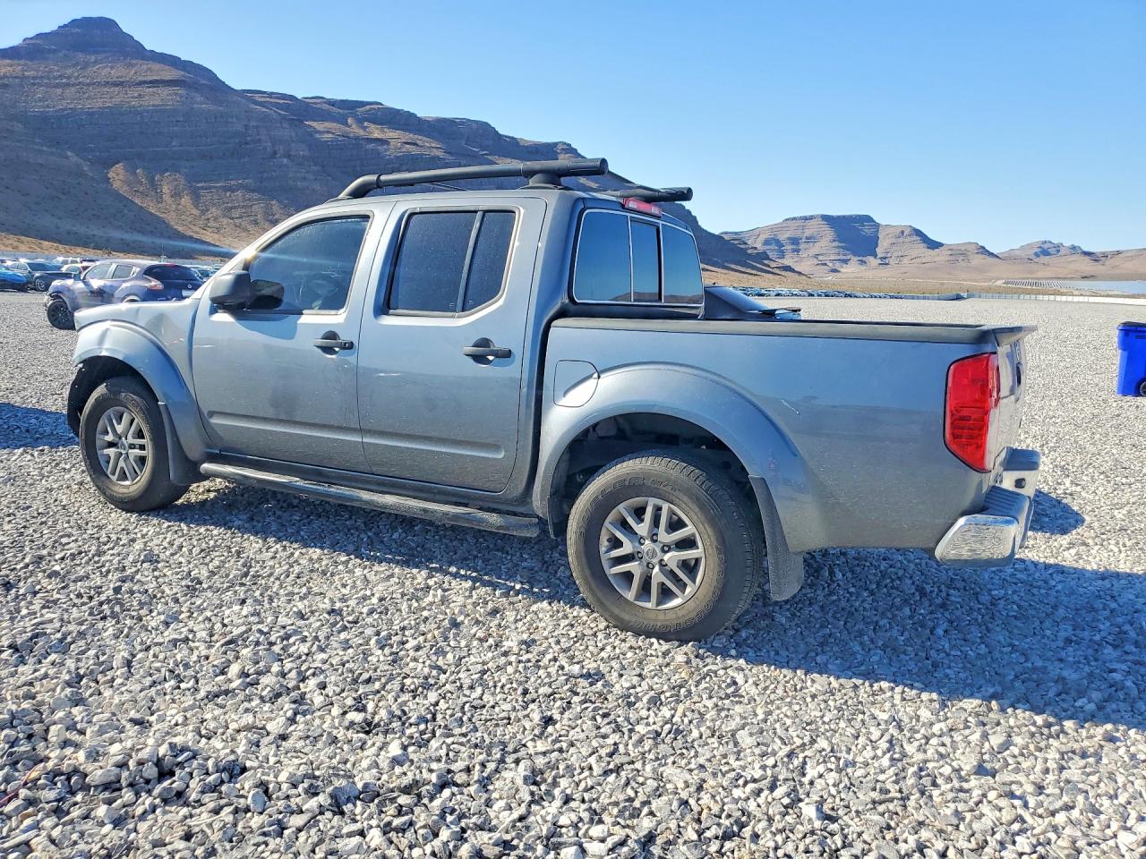 2017 NISSAN FRONTIER SV photo 3