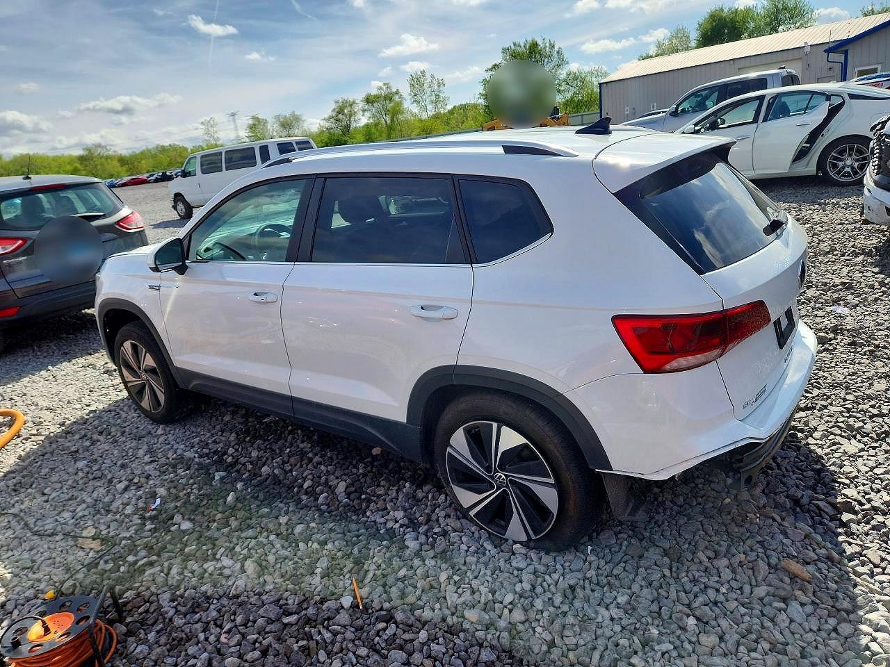 2024 VOLKSWAGEN TAOS SE photo 2