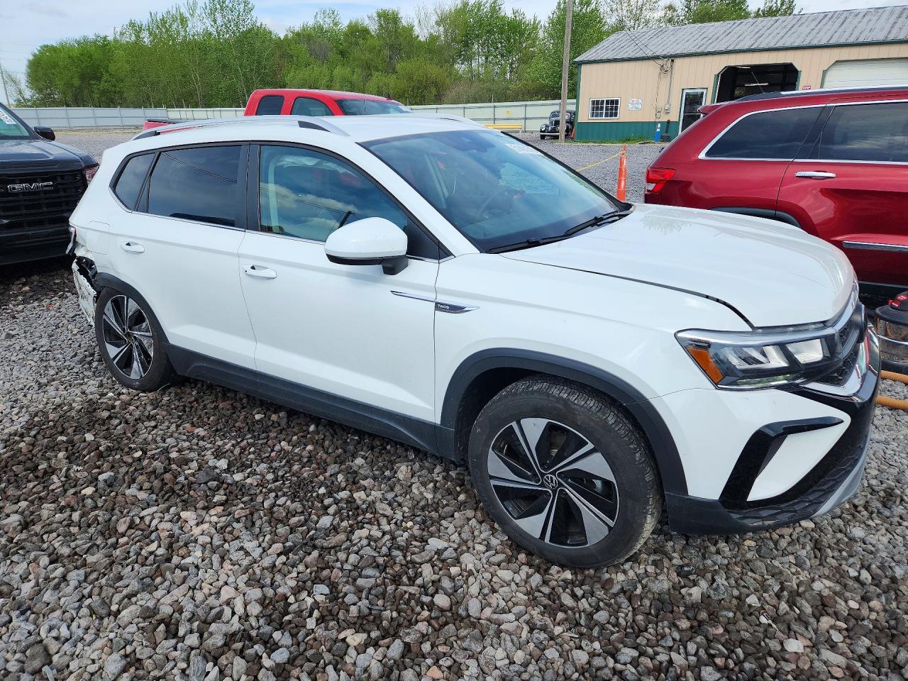2024 VOLKSWAGEN TAOS SE photo 4