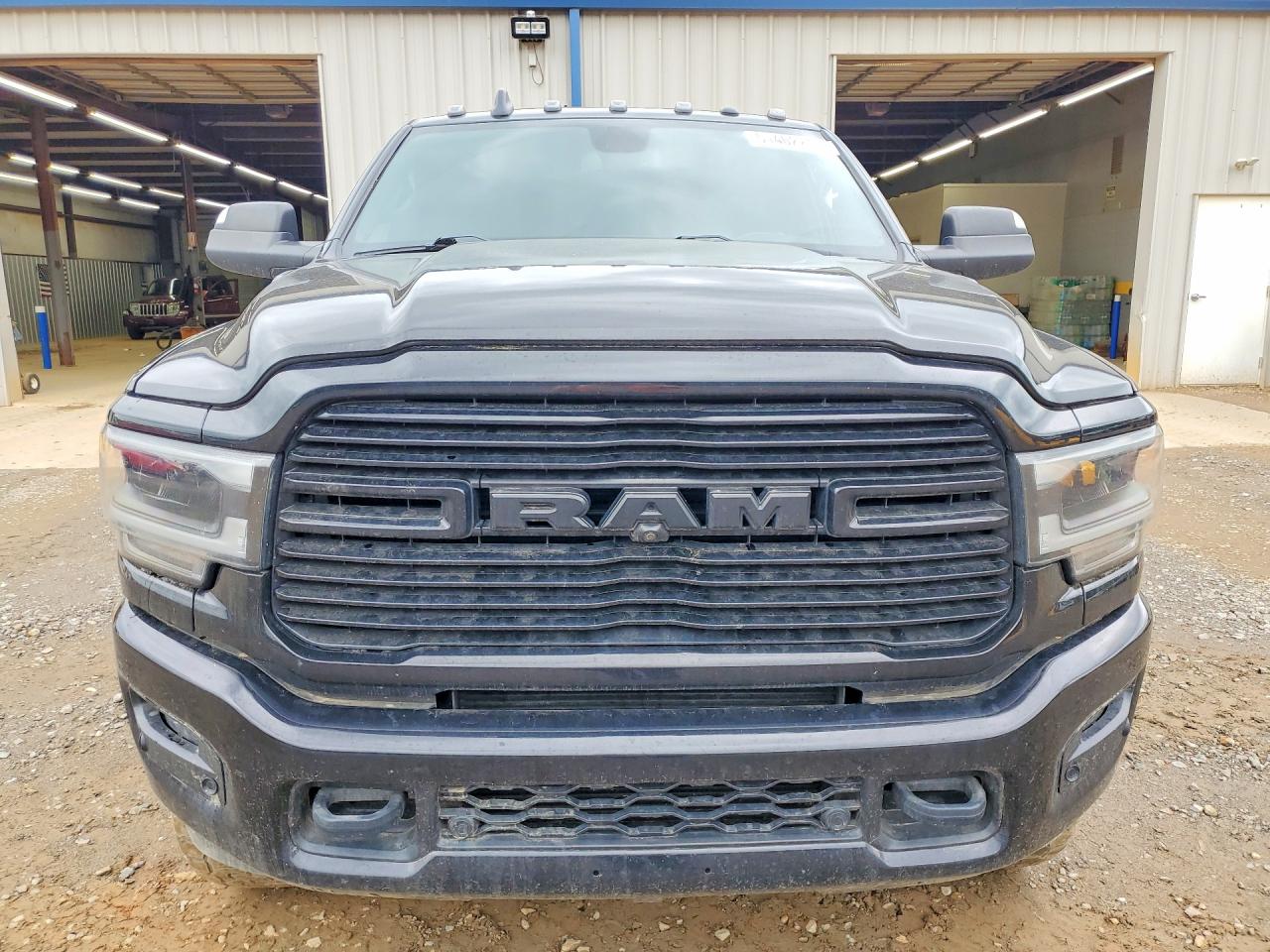 2022 RAM 3500 LARAMIE photo 9
