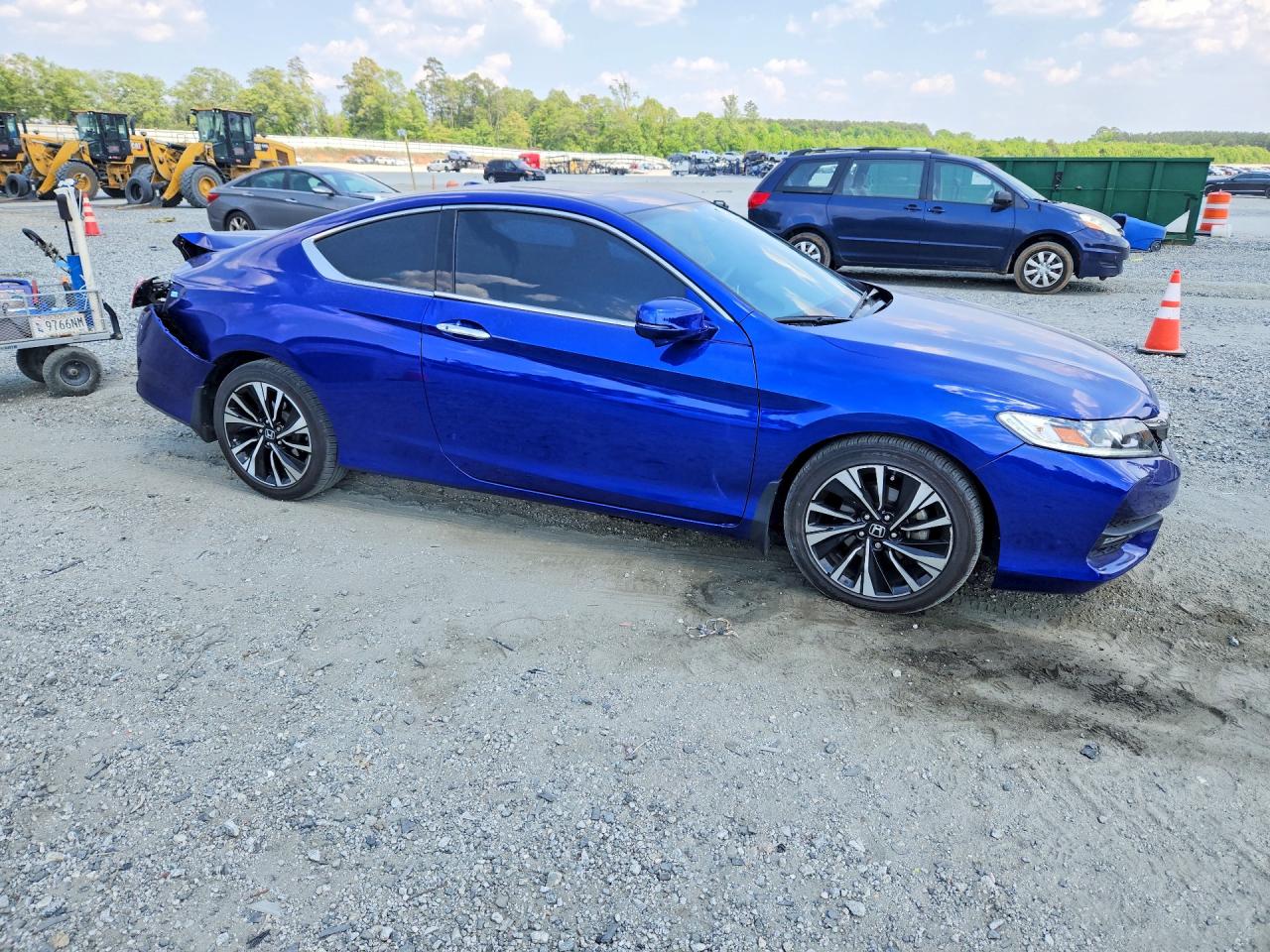 2017 HONDA ACCORD EX photo 10