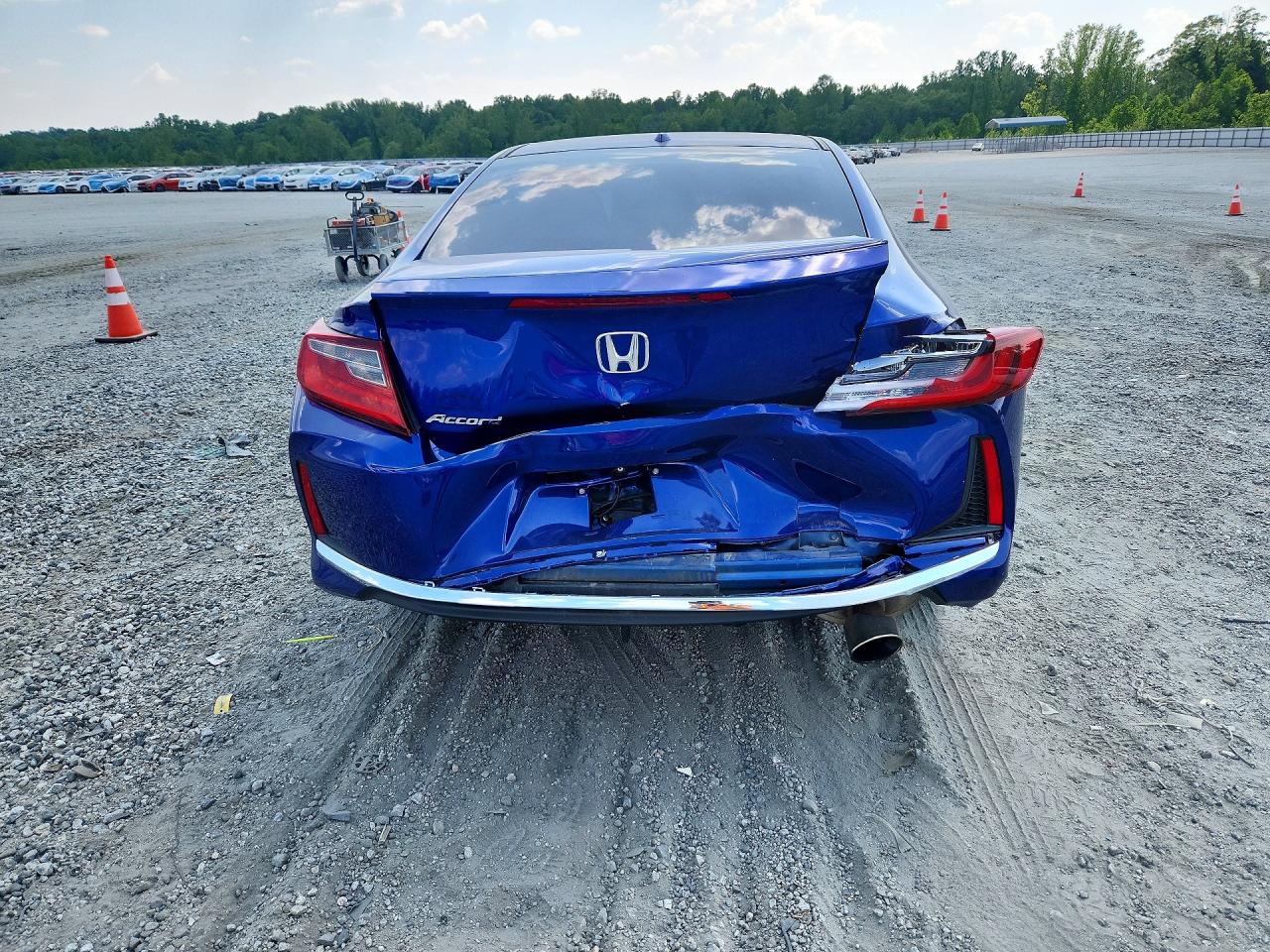 2017 HONDA ACCORD EX photo 16
