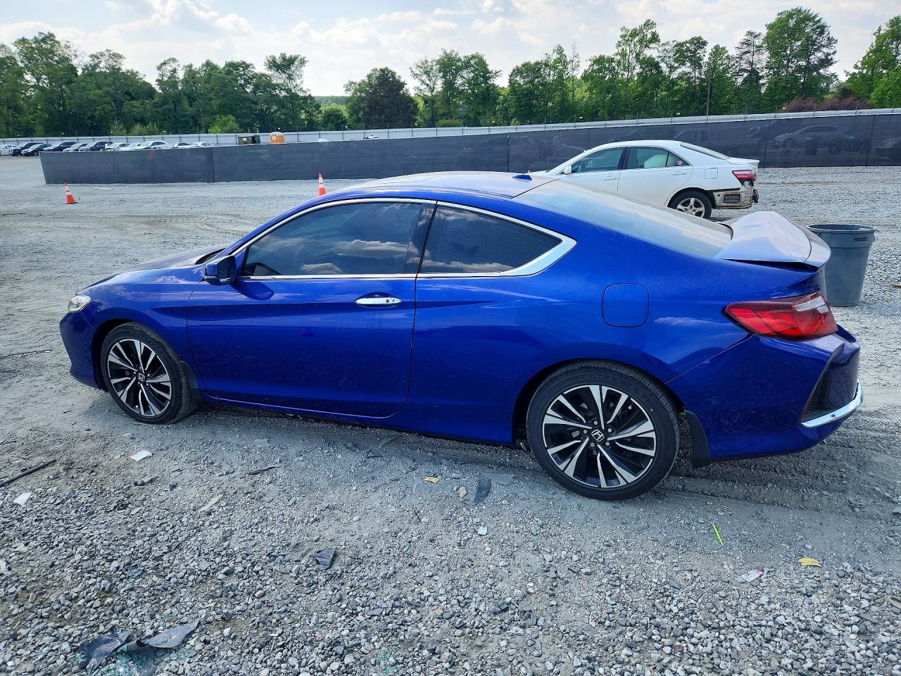 2017 HONDA ACCORD EX photo 4