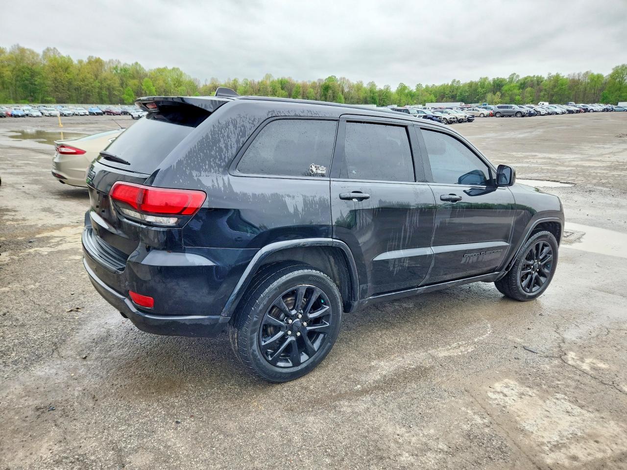 2018 JEEP GRAND CHEROKEE LAREDO photo 5