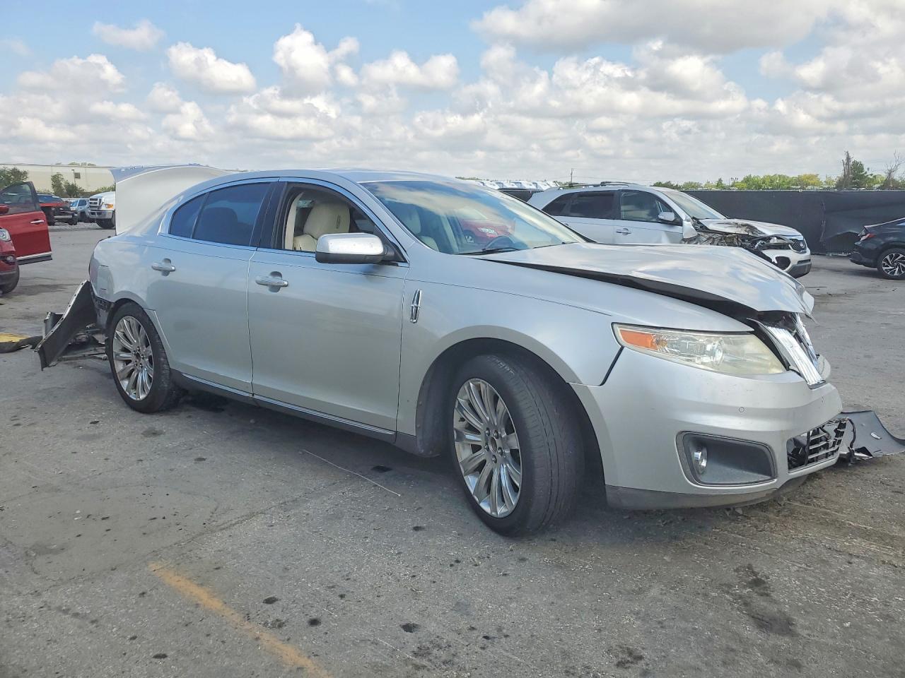 2009 LINCOLN MKS photo 4