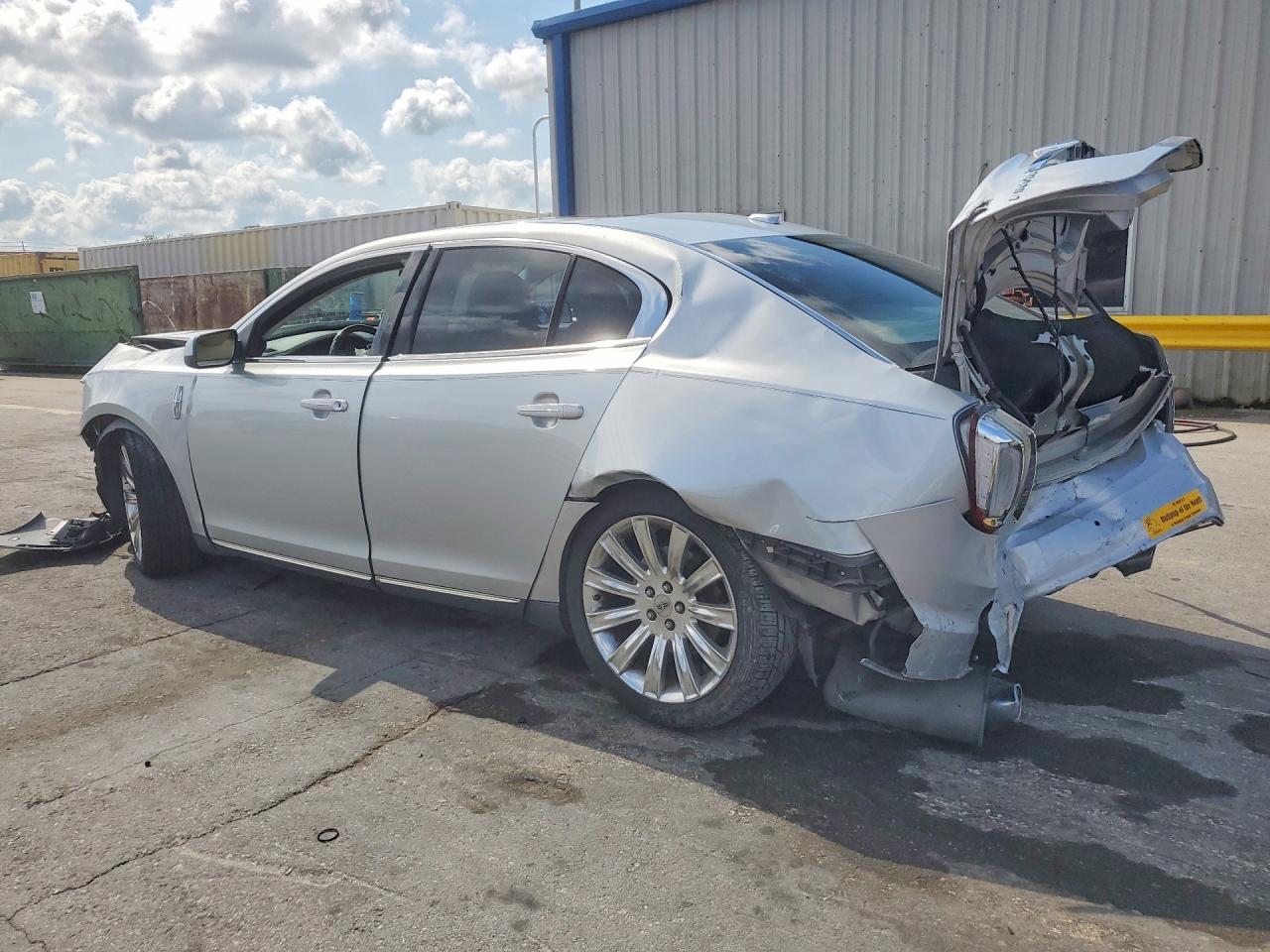 2009 LINCOLN MKS photo 2