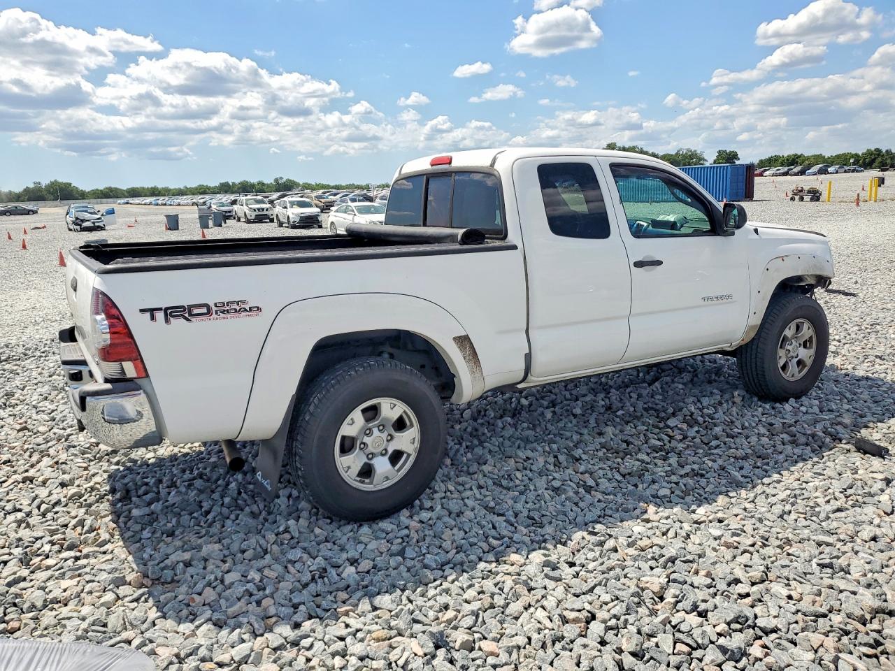2013 TOYOTA TACOMA V6 photo 3