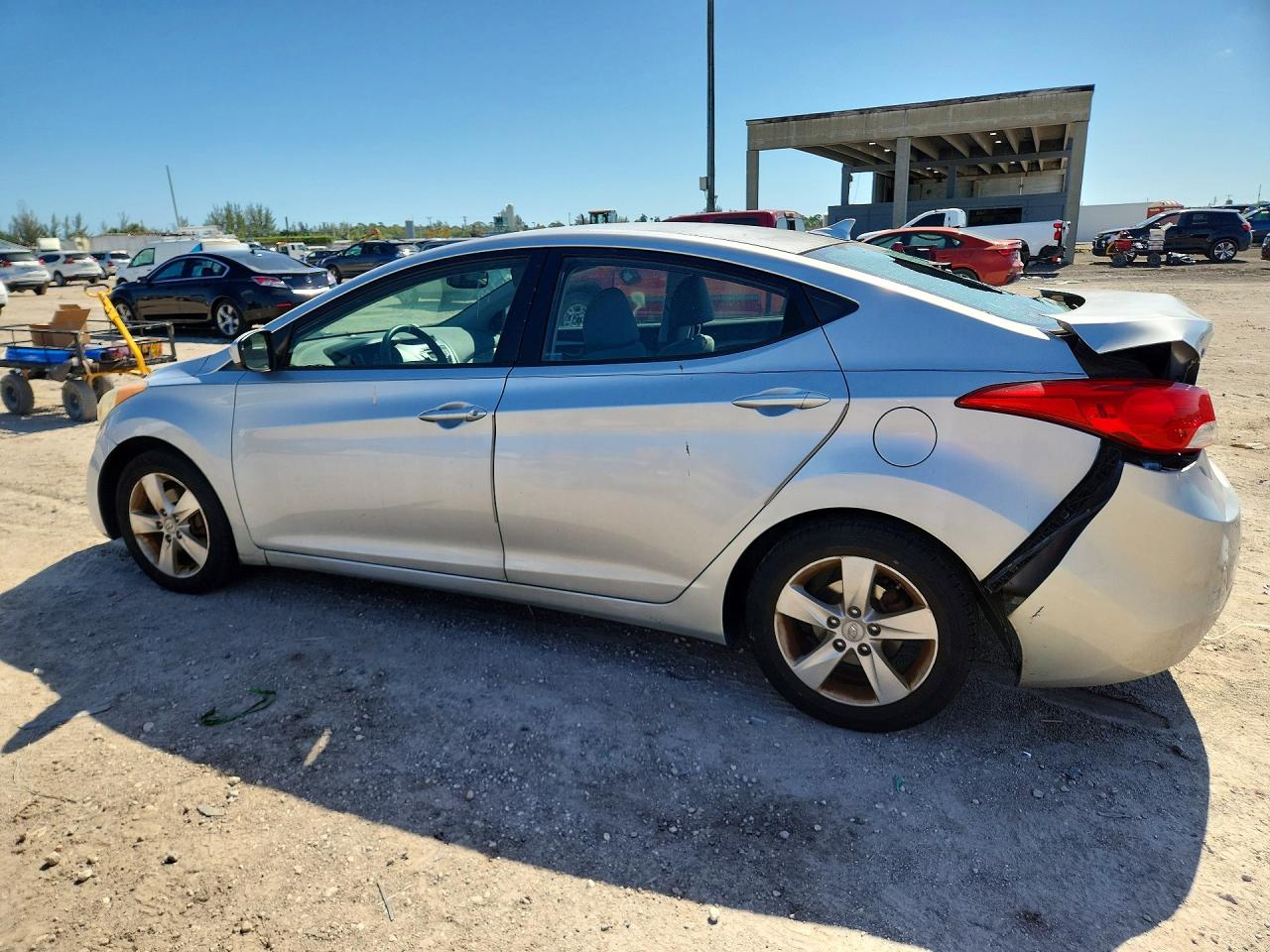 2012 HYUNDAI ELANTRA GLS photo 3