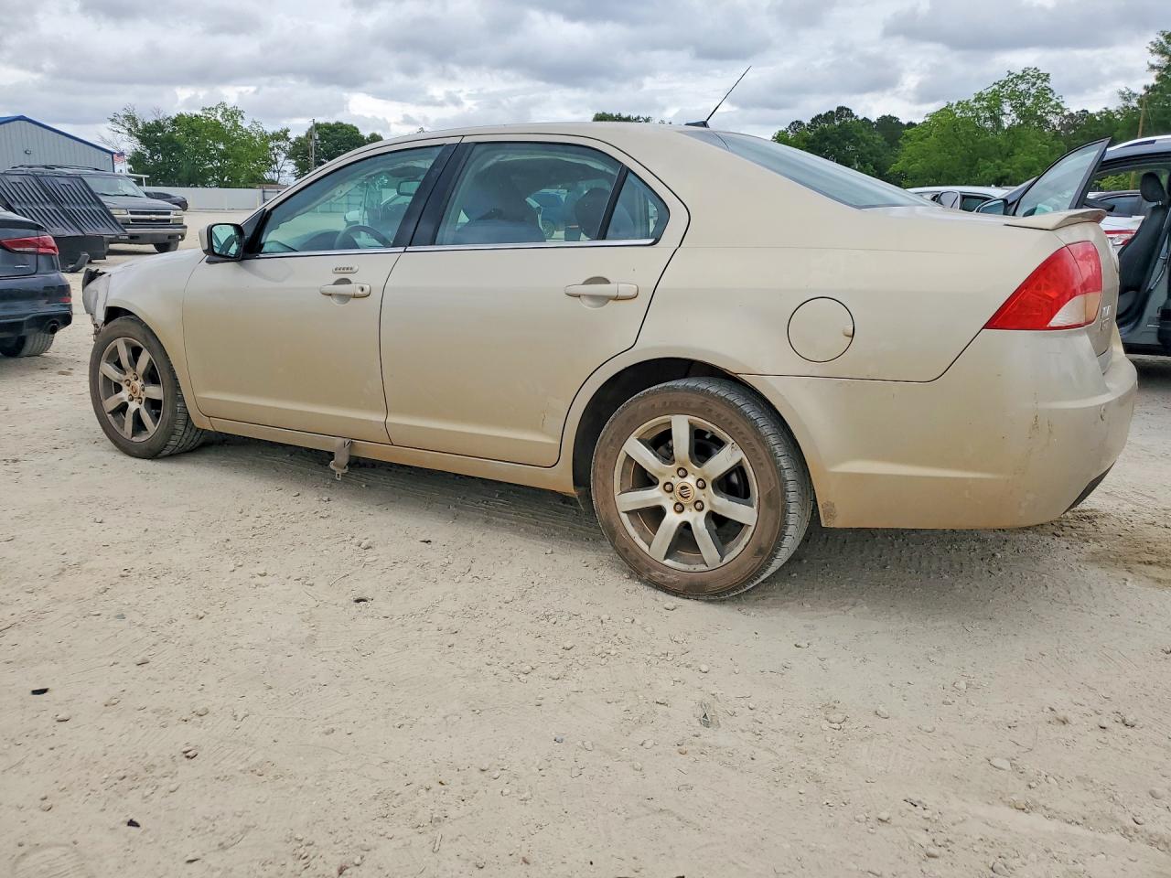 2010 MERCURY MILAN PREMIER photo 2