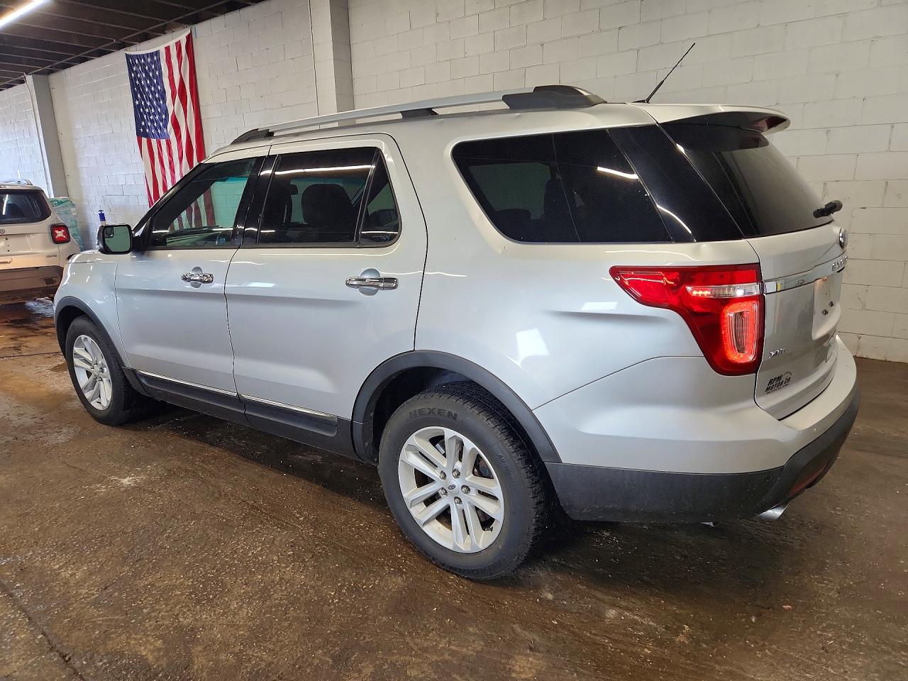 2014 FORD EXPLORER XLT photo 3