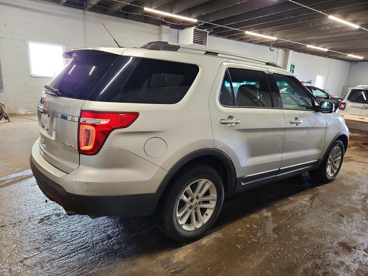 2014 FORD EXPLORER XLT photo 5