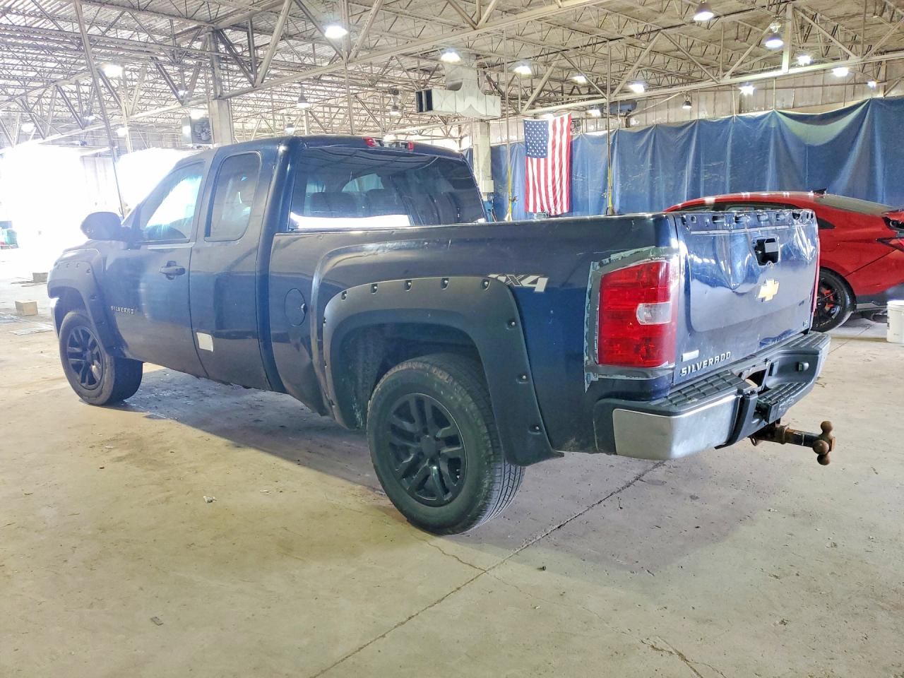 2010 CHEVROLET SILVERADO K1500 LS photo 2