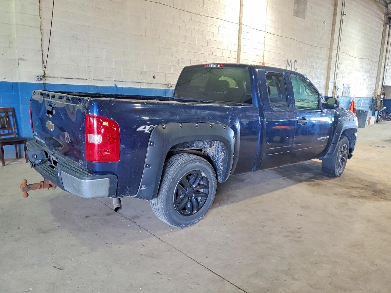 2010 CHEVROLET SILVERADO K1500 LS photo 3